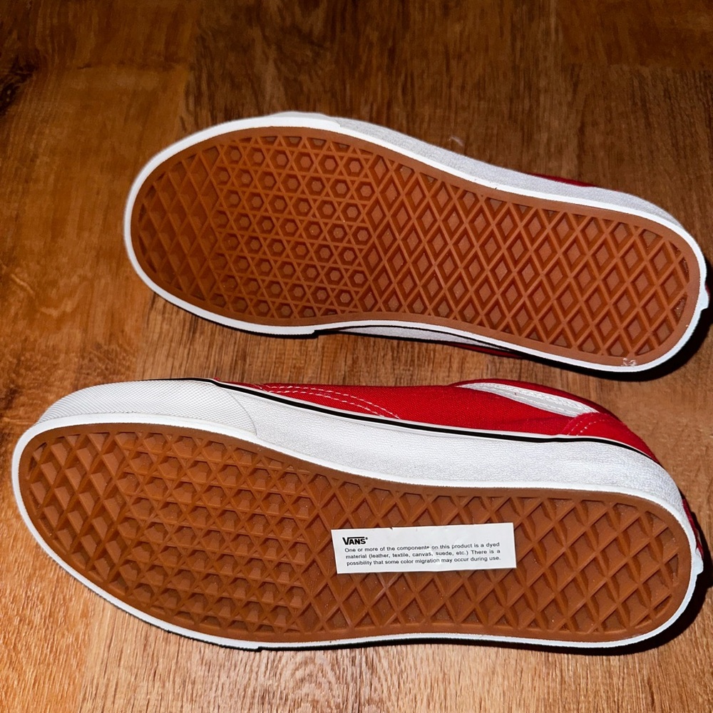 Red vans - Picture 2 of 3